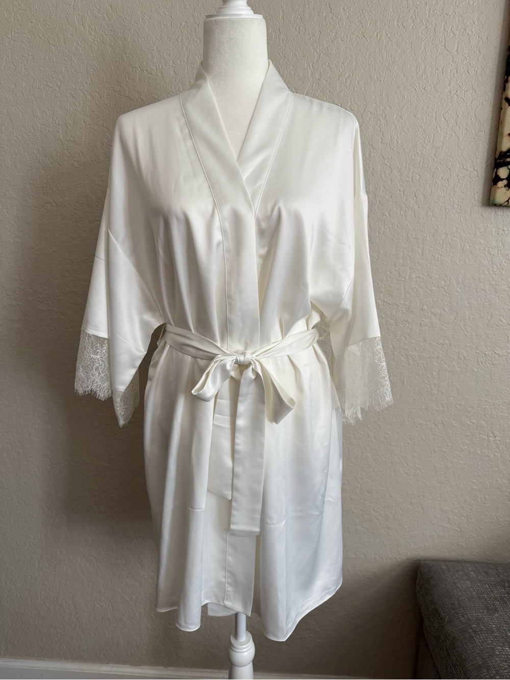 Flora Nikrooz Ivory Satin Lace-Trim Robe